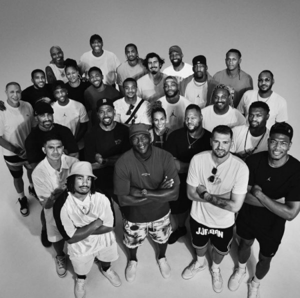 😱壕！乔丹在希腊举办品牌活动 给了🍺晚宴主厨1万欧元小费