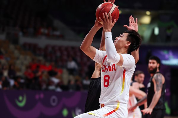 媒体人：赵睿加盟北京男篮早有诸多迹象 高诗岩曾当众调侃式爆料