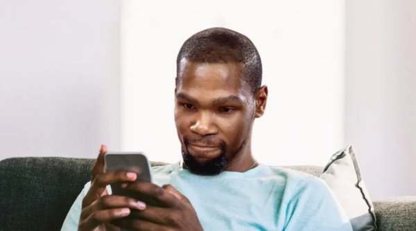 杜兰特：2K我只打在线的 但不能说出我的账号以免被跟踪到